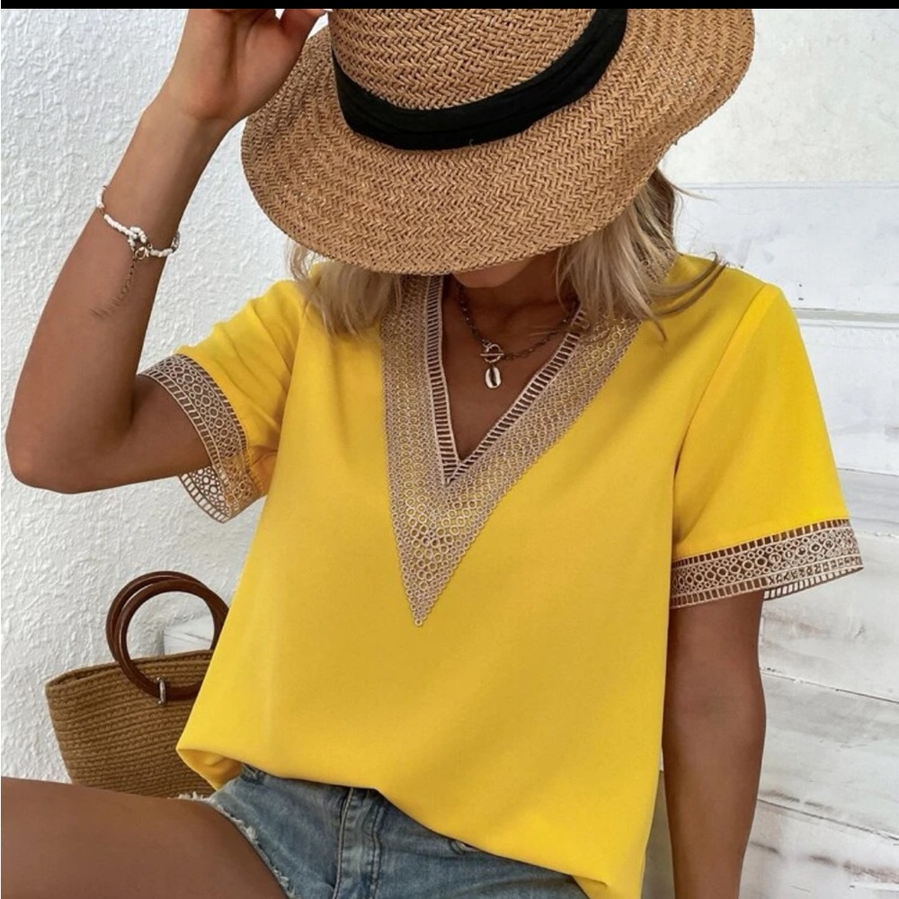Adorable blouse with beautiful stitching